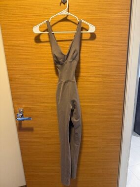 ALO Yoga olive green Sleeveless Jumpsuit IN STORES NOW. Worn once.